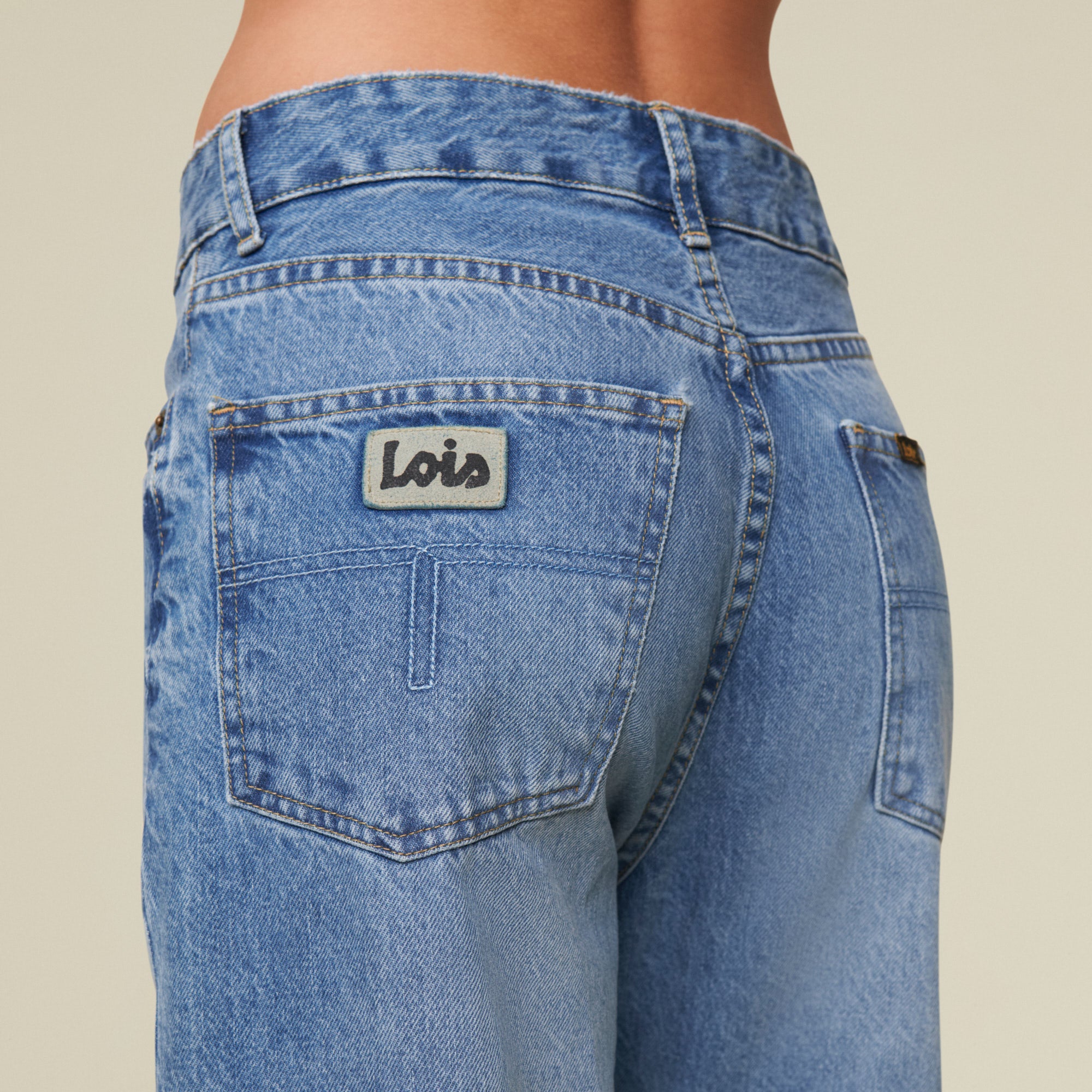 Dana Jackson Clipped - Mid Rise Straight Fit | Lois Jeans