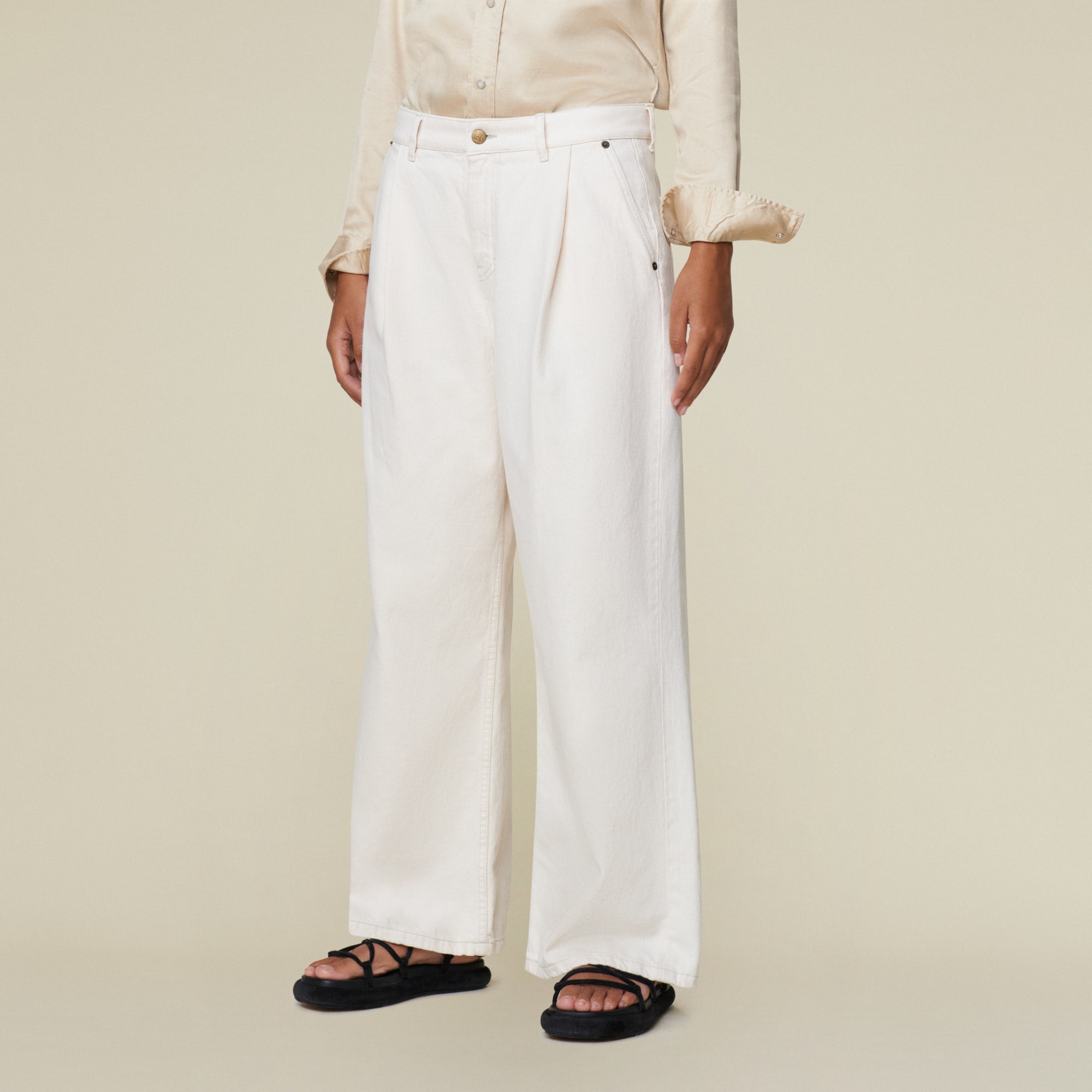 Beatrix Pleats Otawa Ecru - Low Rise Wide Fit | Lois Jeans