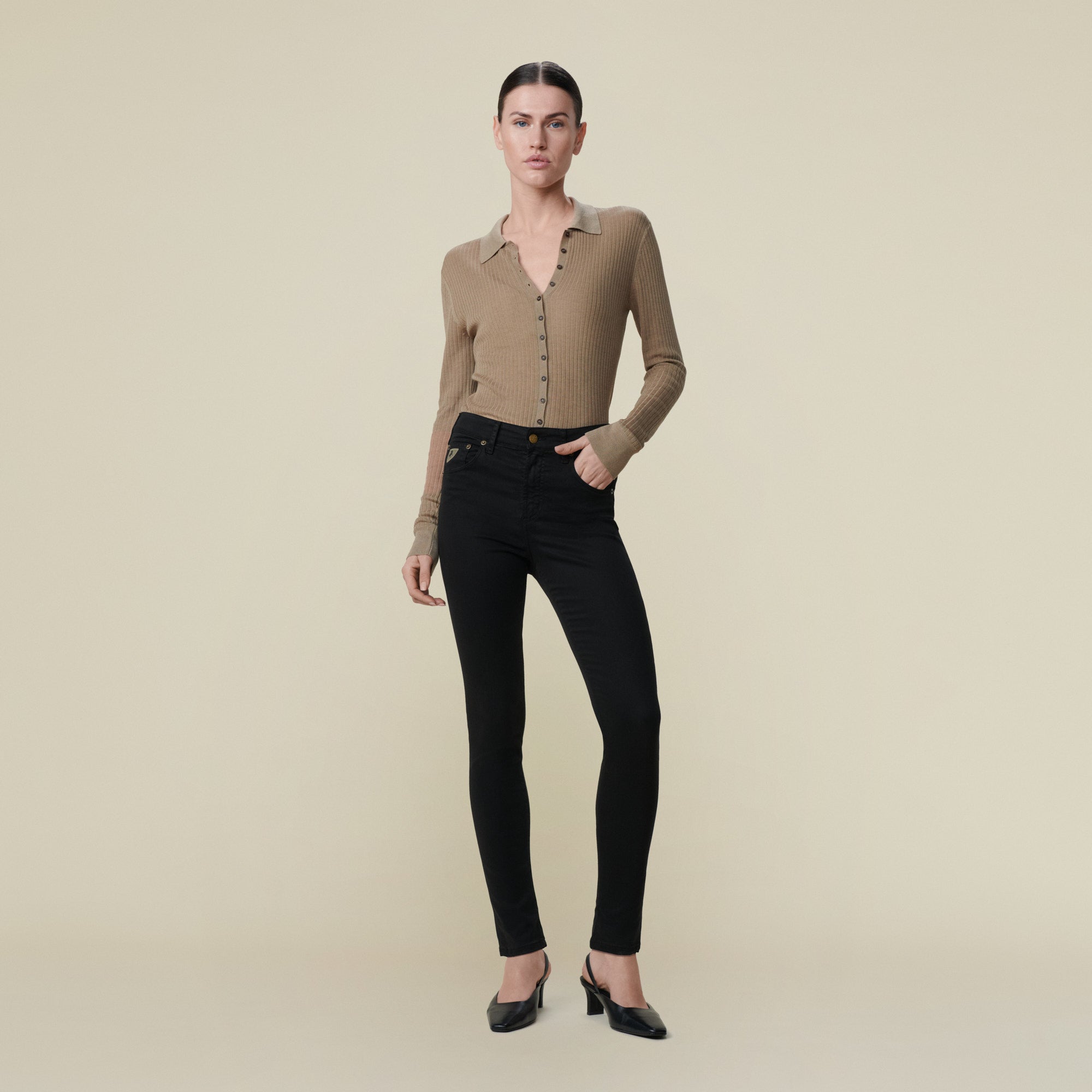 デニム・ジーパン LOIS JEANS FW25 LOIS JEANS Jeans (2142 7562ENZYME BLACK) Jeans | Lois Jeans - Official Store